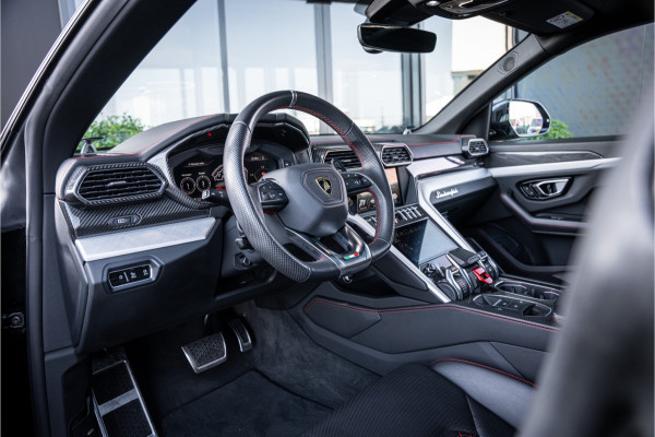 Lamborghini Urus 4.0 V8 - Akrapovic l Carbon | B&O Advanced l Panorama