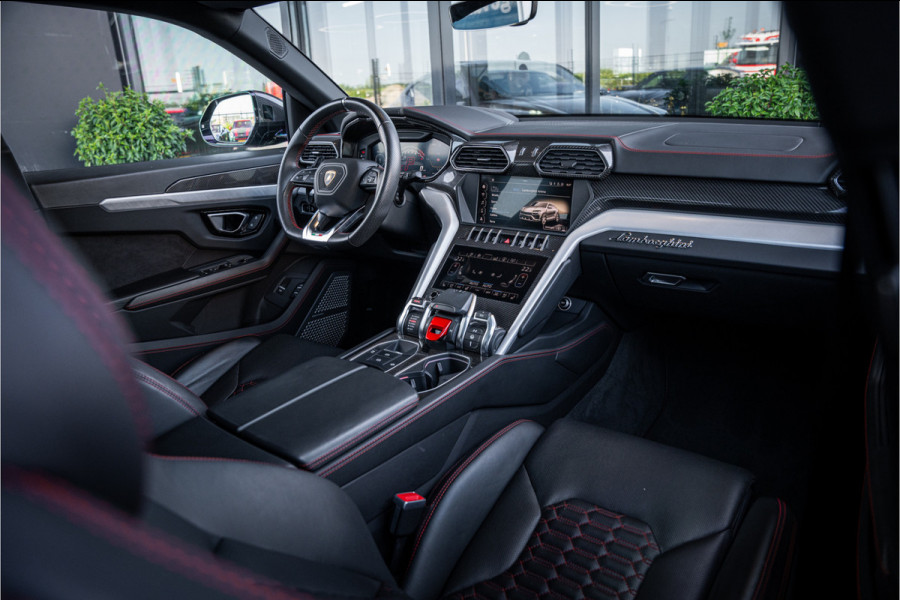 Lamborghini Urus 4.0 V8 - Akrapovic l Carbon | B&O Advanced l Panorama