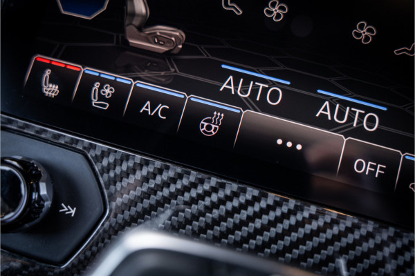 Lamborghini Urus 4.0 V8 - Akrapovic l Carbon | B&O Advanced l Panorama