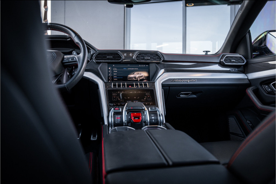 Lamborghini Urus 4.0 V8 - Akrapovic l Carbon | B&O Advanced l Panorama