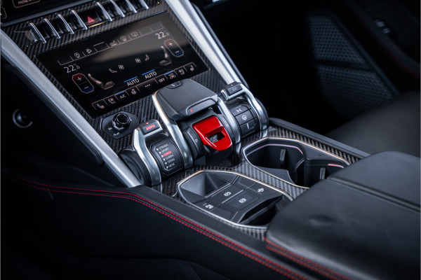 Lamborghini Urus 4.0 V8 - Akrapovic l Carbon | B&O Advanced l Panorama