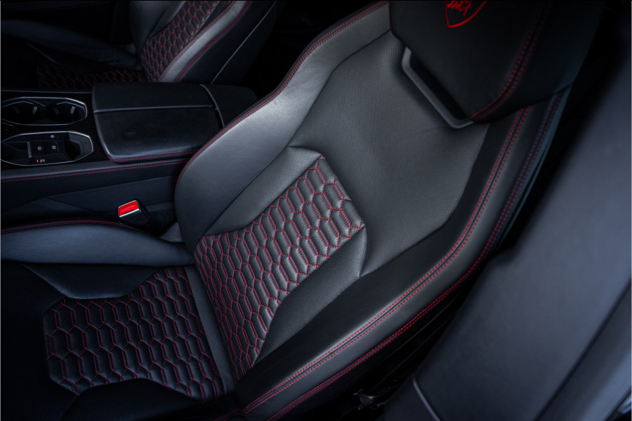 Lamborghini Urus 4.0 V8 - Akrapovic l Carbon | B&O Advanced l Panorama
