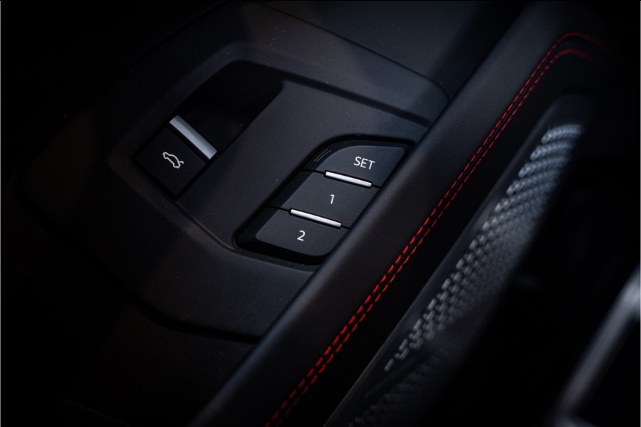Lamborghini Urus 4.0 V8 - Akrapovic l Carbon | B&O Advanced l Panorama