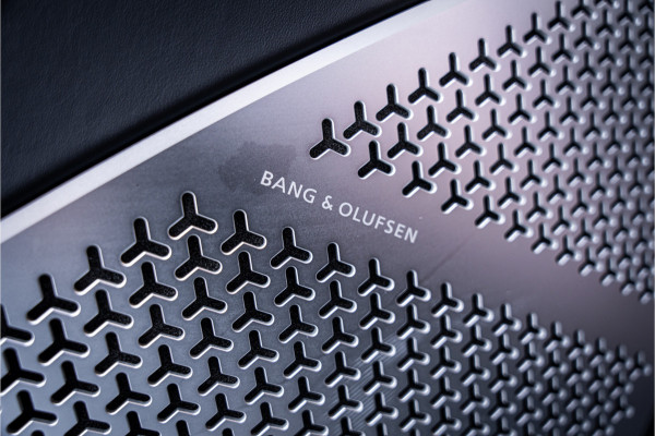 Lamborghini Urus 4.0 V8 - Akrapovic l Carbon | B&O Advanced l Panorama