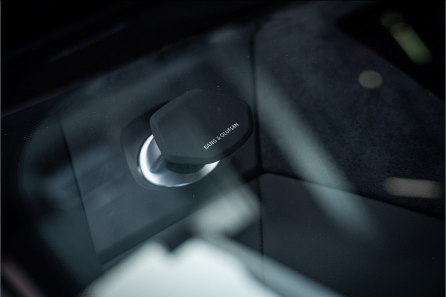 Lamborghini Urus 4.0 V8 - Akrapovic l Carbon | B&O Advanced l Panorama