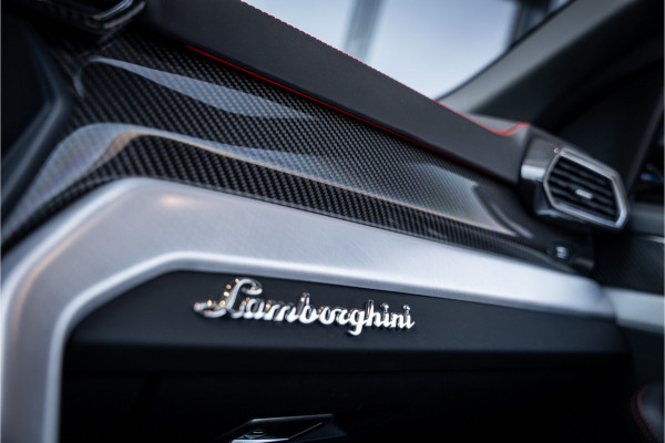 Lamborghini Urus 4.0 V8 - Akrapovic l Carbon | B&O Advanced l Panorama