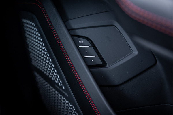 Lamborghini Urus 4.0 V8 - Akrapovic l Carbon | B&O Advanced l Panorama