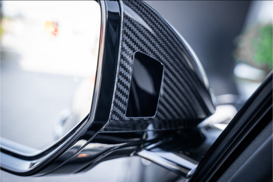 Lamborghini Urus 4.0 V8 - Akrapovic l Carbon | B&O Advanced l Panorama