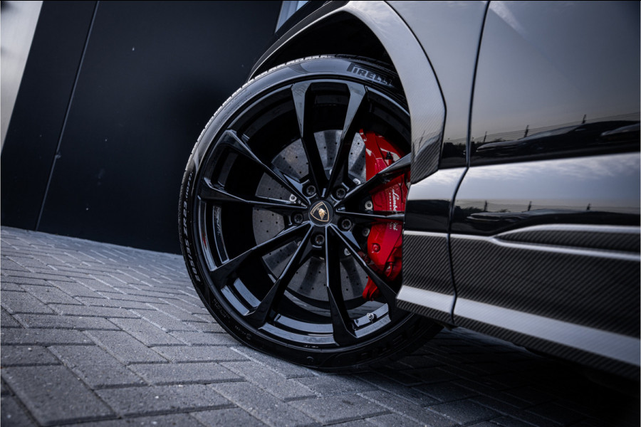 Lamborghini Urus 4.0 V8 - Akrapovic l Carbon | B&O Advanced l Panorama