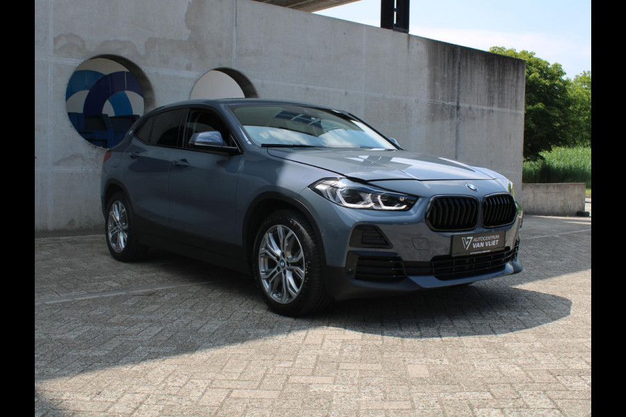 BMW X2 xDrive25e High Executive | ELEKTRISCH SCHUIFDAK | HARMAN KARDON | SOH 90% |