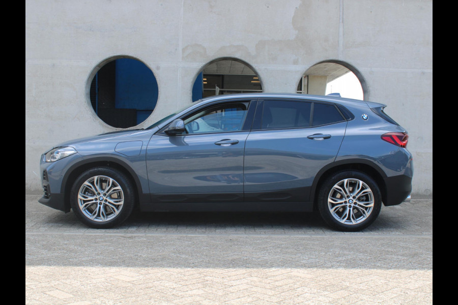 BMW X2 xDrive25e High Executive | ELEKTRISCH SCHUIFDAK | HARMAN KARDON | SOH 90% |