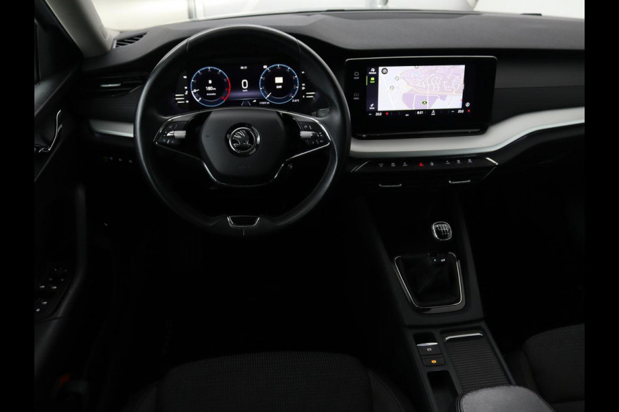 Škoda Octavia Combi 1.0 TSI Business Edition | Stoelverwarming | Trekhaak | Adaptive cruise | Elektrische achterklep | Carplay | Sfeerverlichting