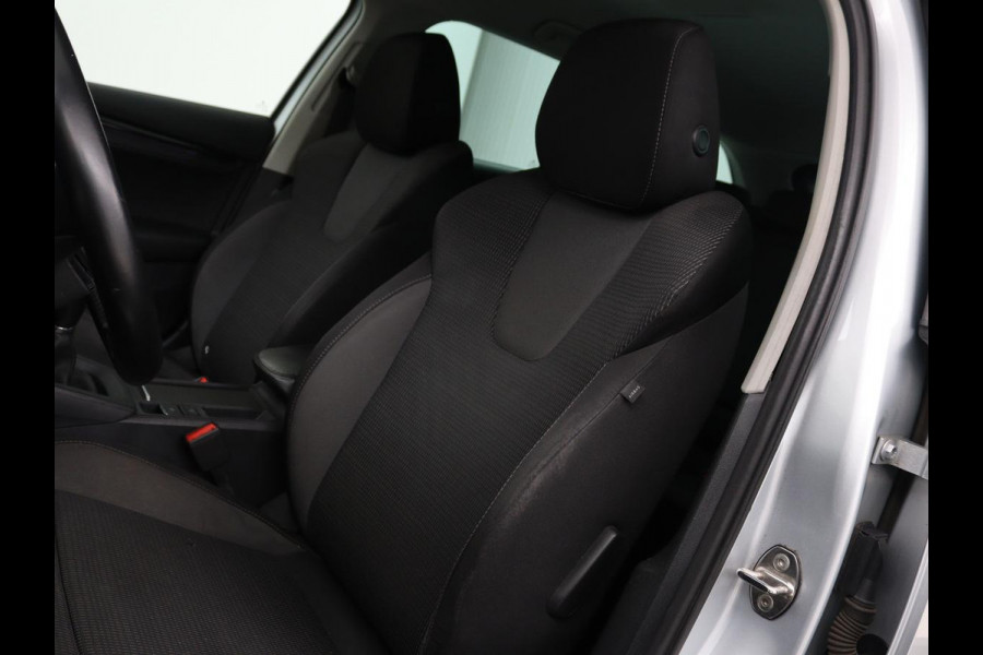 Škoda Octavia Combi 1.0 TSI Business Edition | Stoelverwarming | Trekhaak | Adaptive cruise | Elektrische achterklep | Carplay | Sfeerverlichting
