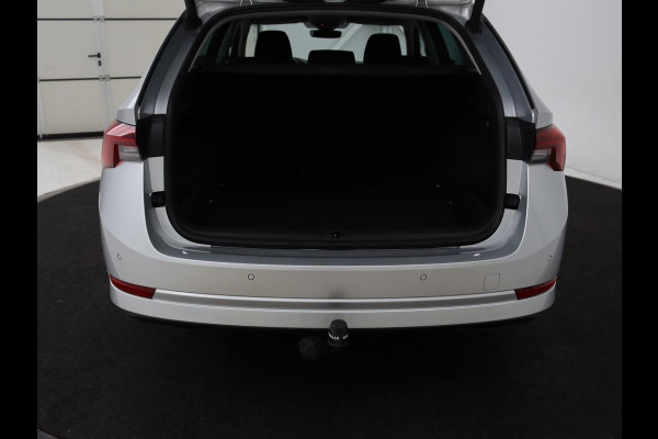 Škoda Octavia Combi 1.0 TSI Business Edition | Stoelverwarming | Trekhaak | Adaptive cruise | Elektrische achterklep | Carplay | Sfeerverlichting