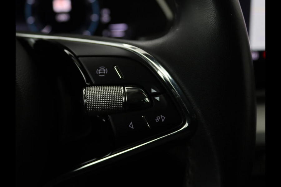 Škoda Octavia Combi 1.0 TSI Business Edition | Stoelverwarming | Trekhaak | Adaptive cruise | Elektrische achterklep | Carplay | Sfeerverlichting