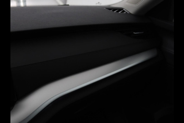 Škoda Octavia Combi 1.0 TSI Business Edition | Stoelverwarming | Trekhaak | Adaptive cruise | Elektrische achterklep | Carplay | Sfeerverlichting