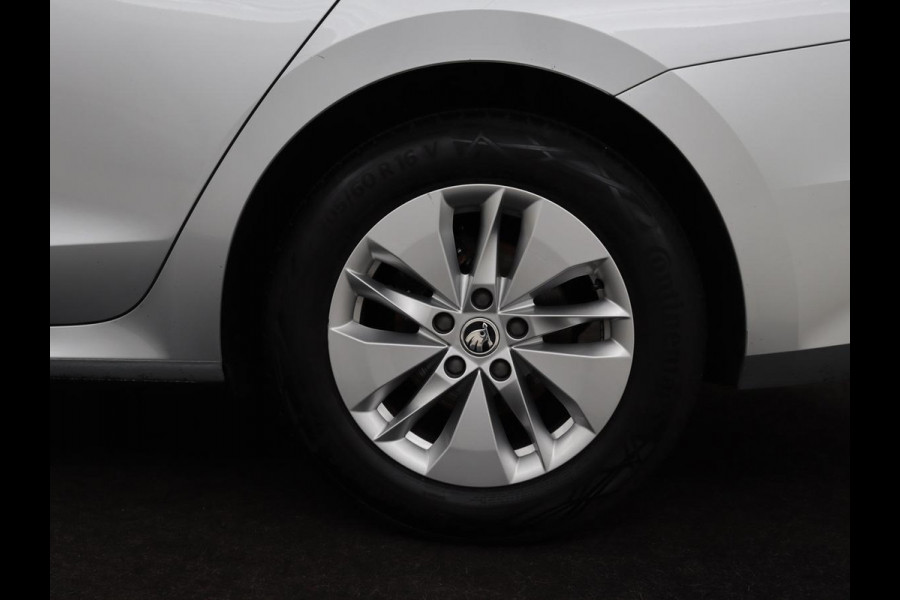 Škoda Octavia Combi 1.0 TSI Business Edition | Stoelverwarming | Trekhaak | Adaptive cruise | Elektrische achterklep | Carplay | Sfeerverlichting