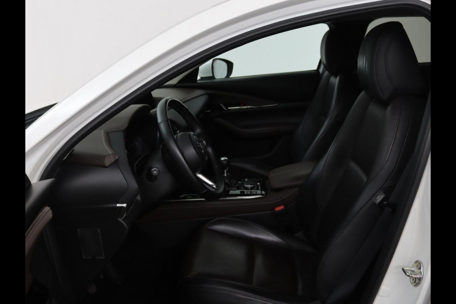 Mazda CX-30 2.0 e-SkyActiv-X M Hybrid Luxury | Leder | Camera | Stoel & Stuurverwarming | Head-up | Lane assist | Trekhaak | Bose audio