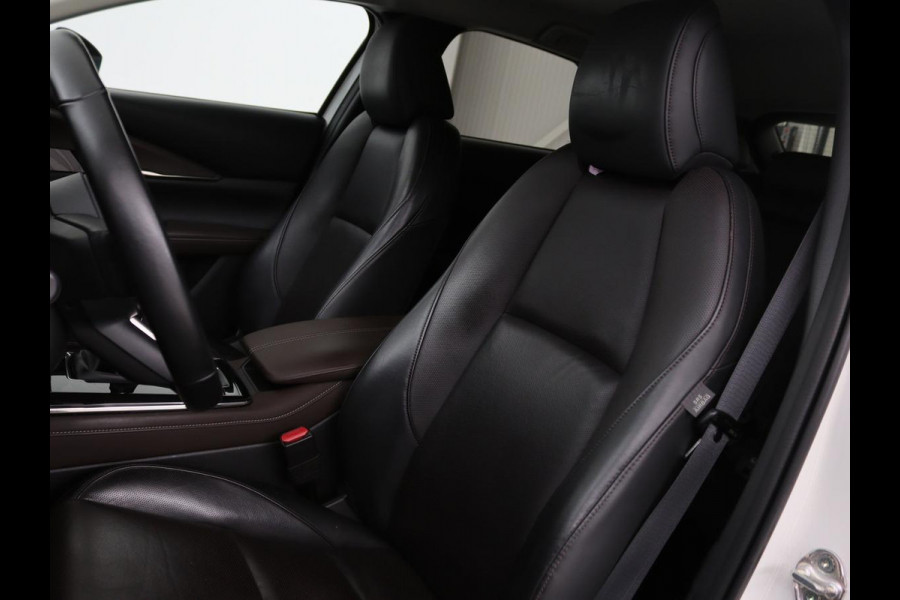 Mazda CX-30 2.0 e-SkyActiv-X M Hybrid Luxury | Leder | Camera | Stoel & Stuurverwarming | Head-up | Lane assist | Trekhaak | Bose audio