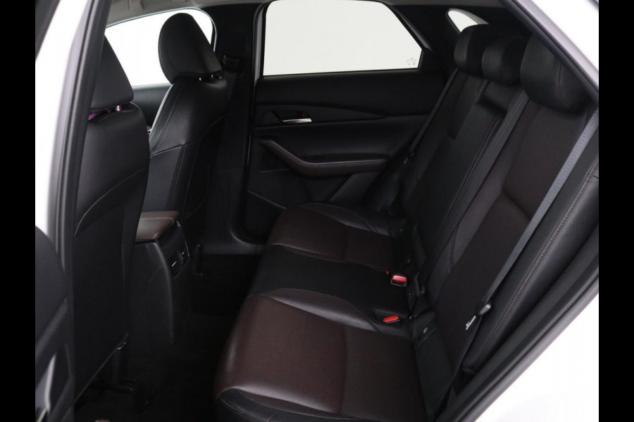 Mazda CX-30 2.0 e-SkyActiv-X M Hybrid Luxury | Leder | Camera | Stoel & Stuurverwarming | Head-up | Lane assist | Trekhaak | Bose audio
