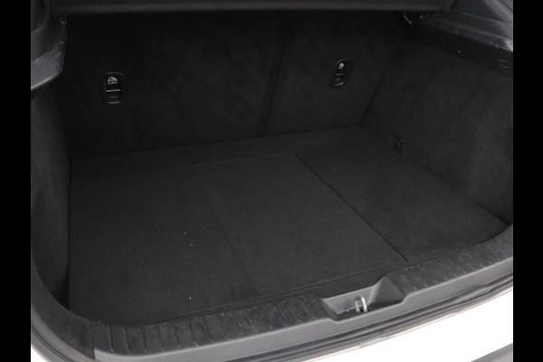 Mazda CX-30 2.0 e-SkyActiv-X M Hybrid Luxury | Leder | Camera | Stoel & Stuurverwarming | Head-up | Lane assist | Trekhaak | Bose audio