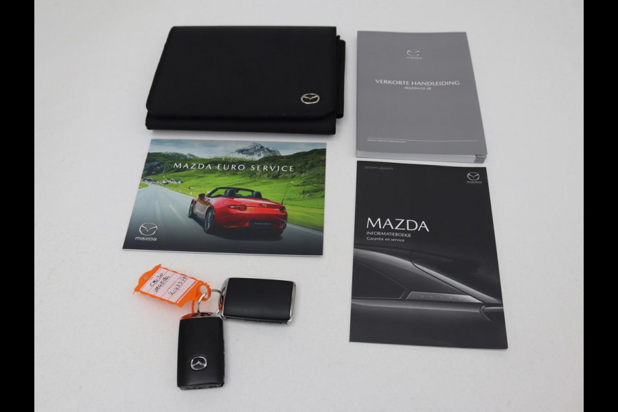 Mazda CX-30 2.0 e-SkyActiv-X M Hybrid Luxury | Leder | Camera | Stoel & Stuurverwarming | Head-up | Lane assist | Trekhaak | Bose audio