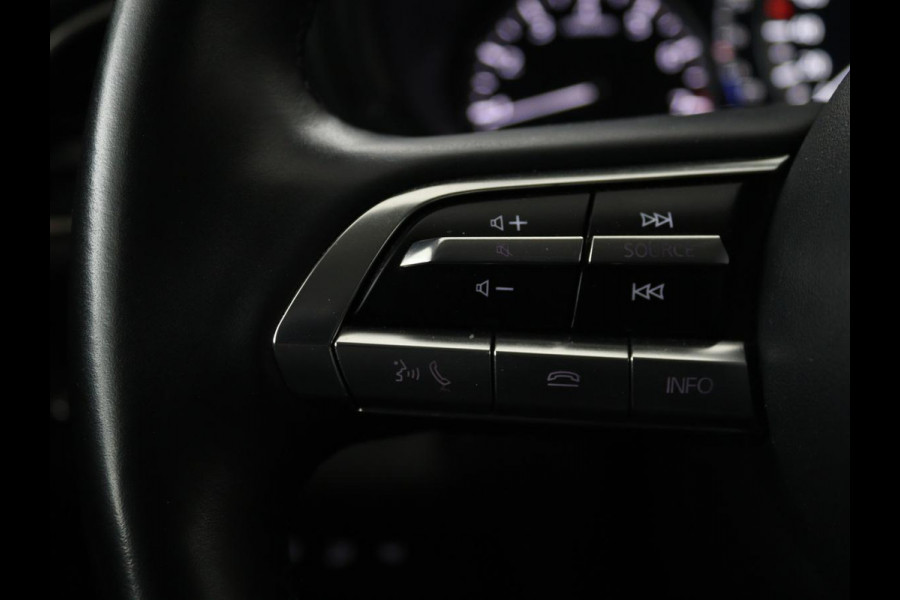 Mazda CX-30 2.0 e-SkyActiv-X M Hybrid Luxury | Leder | Camera | Stoel & Stuurverwarming | Head-up | Lane assist | Trekhaak | Bose audio