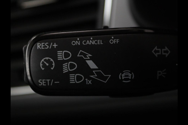Seat Leon 1.0 EcoTSI Style Business Intense | 1e eigenaar | DSG automaat | Camera | Stoelverwarming | Carplay | Virtual cockpit