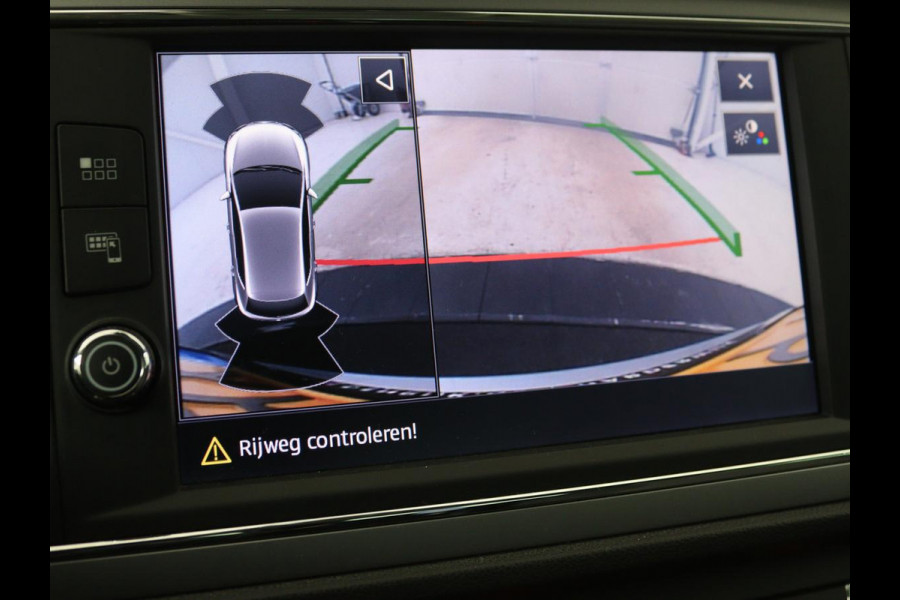 Seat Leon 1.0 EcoTSI Style Business Intense | 1e eigenaar | DSG automaat | Camera | Stoelverwarming | Carplay | Virtual cockpit