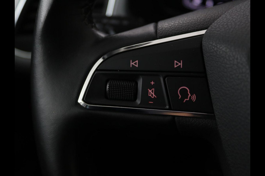 Seat Leon 1.0 EcoTSI Style Business Intense | 1e eigenaar | DSG automaat | Camera | Stoelverwarming | Carplay | Virtual cockpit