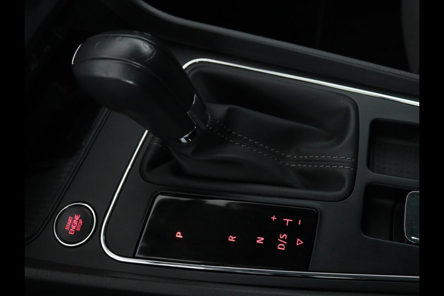 Seat Leon 1.0 EcoTSI Style Business Intense | 1e eigenaar | DSG automaat | Camera | Stoelverwarming | Carplay | Virtual cockpit