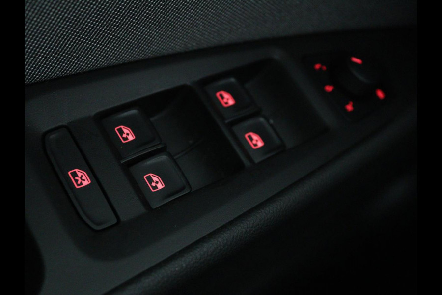 Seat Leon 1.0 EcoTSI Style Business Intense | 1e eigenaar | DSG automaat | Camera | Stoelverwarming | Carplay | Virtual cockpit