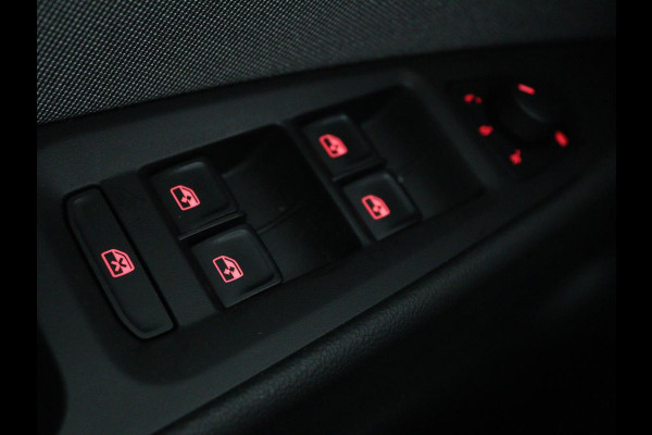Seat Leon 1.0 EcoTSI Style Business Intense | 1e eigenaar | DSG automaat | Camera | Stoelverwarming | Carplay | Virtual cockpit