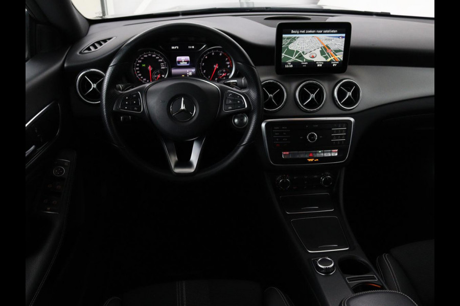 Mercedes-Benz CLA-Klasse Shooting Brake 180 Business Solution | Stoelverwarming | Camera | Bleutooth | Navigatie | LMV 18 inch | Sportstoelen | Half leder