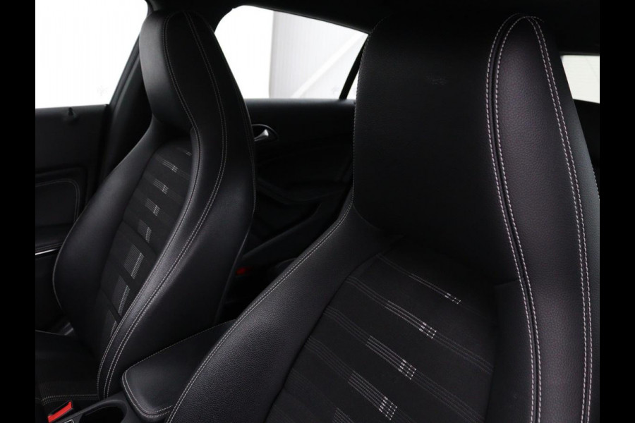 Mercedes-Benz CLA-Klasse Shooting Brake 180 Business Solution | Stoelverwarming | Camera | Bleutooth | Navigatie | LMV 18 inch | Sportstoelen | Half leder
