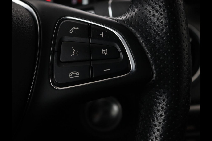 Mercedes-Benz CLA-Klasse Shooting Brake 180 Business Solution | Stoelverwarming | Camera | Bleutooth | Navigatie | LMV 18 inch | Sportstoelen | Half leder