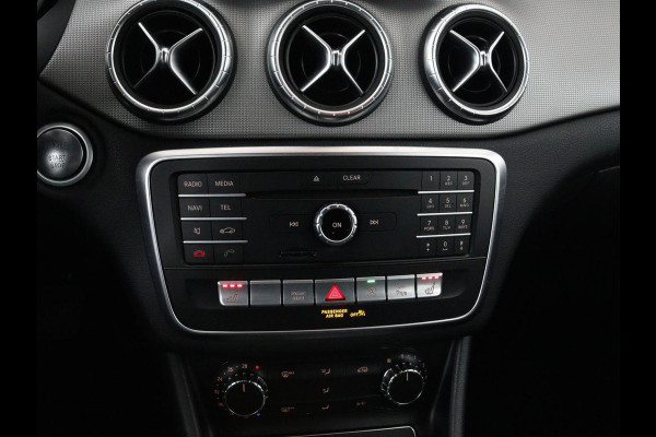 Mercedes-Benz CLA-Klasse Shooting Brake 180 Business Solution | Stoelverwarming | Camera | Bleutooth | Navigatie | LMV 18 inch | Sportstoelen | Half leder