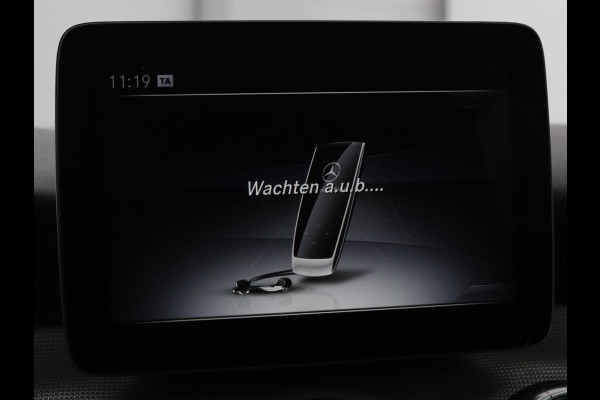 Mercedes-Benz CLA-Klasse Shooting Brake 180 Business Solution | Stoelverwarming | Camera | Bleutooth | Navigatie | LMV 18 inch | Sportstoelen | Half leder