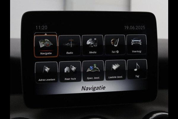 Mercedes-Benz CLA-Klasse Shooting Brake 180 Business Solution | Stoelverwarming | Camera | Bleutooth | Navigatie | LMV 18 inch | Sportstoelen | Half leder