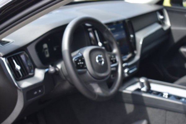 Volvo XC60 T8 Plug-in hybrid AWD Plus Bright Leer | Pano Dak | Key Less | Park Assist Camera \ Elec Stoeln