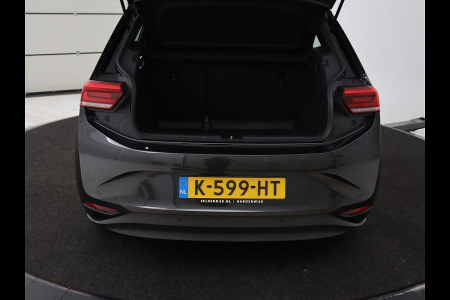 Volkswagen ID.3 Life 58 kWh | Stoel & Stuurverwarming | Adaptive cruise | Carplay | Navigatie | PDC | Climate control | Sfeerverlichting