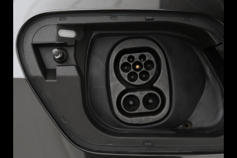 Volkswagen ID.3 Life 58 kWh | Stoel & Stuurverwarming | Adaptive cruise | Carplay | Navigatie | PDC | Climate control | Sfeerverlichting