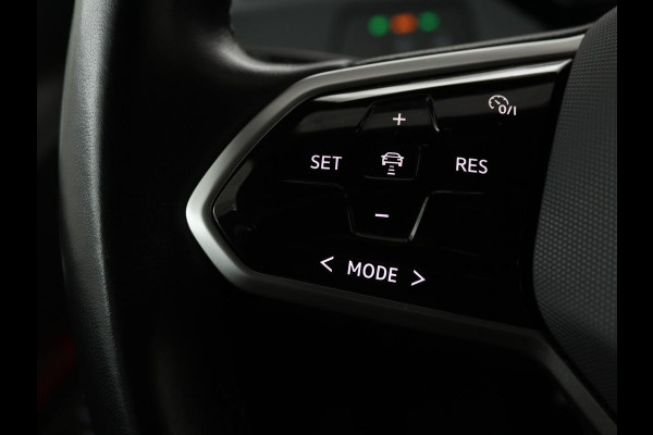 Volkswagen ID.3 Life 58 kWh | Stoel & Stuurverwarming | Adaptive cruise | Carplay | Navigatie | PDC | Climate control | Sfeerverlichting