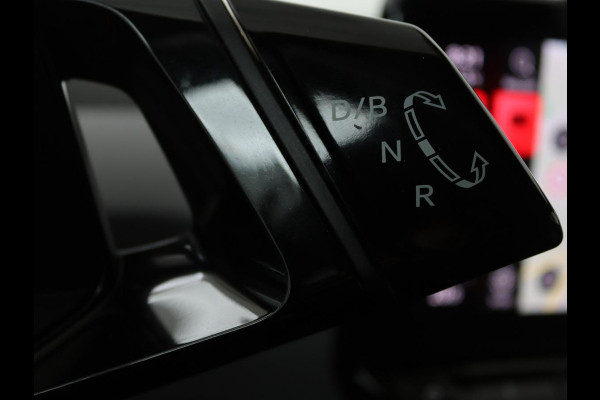 Volkswagen ID.3 Life 58 kWh | Stoel & Stuurverwarming | Adaptive cruise | Carplay | Navigatie | PDC | Climate control | Sfeerverlichting