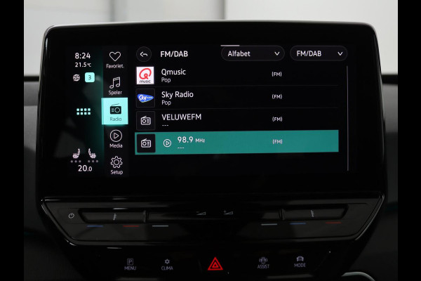 Volkswagen ID.3 Life 58 kWh | Stoel & Stuurverwarming | Adaptive cruise | Carplay | Navigatie | PDC | Climate control | Sfeerverlichting