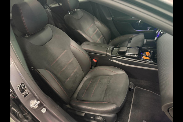 Mercedes-Benz A-Klasse 250 e AMG Line PANO/SFEERVERL/V-COCKPIT/DAB/CARPLAY/CAM///