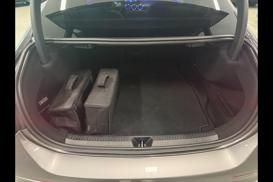 Mercedes-Benz A-Klasse 250 e AMG Line PANO/SFEERVERL/V-COCKPIT/DAB/CARPLAY/CAM///