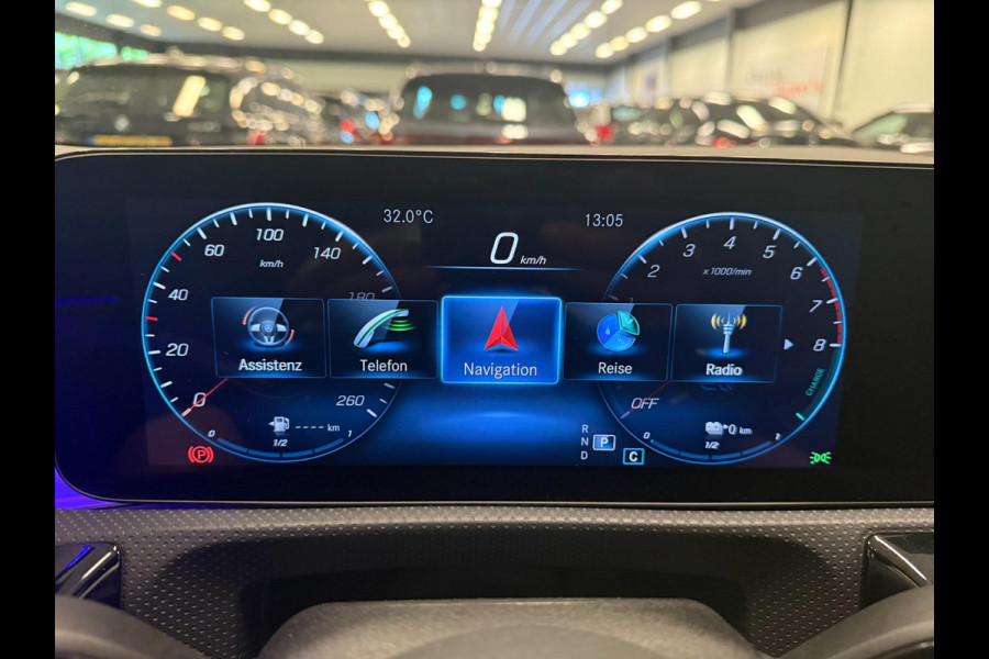 Mercedes-Benz A-Klasse 250 e AMG Line PANO/SFEERVERL/V-COCKPIT/DAB/CARPLAY/CAM///