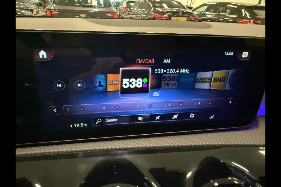 Mercedes-Benz A-Klasse 250 e AMG Line PANO/SFEERVERL/V-COCKPIT/DAB/CARPLAY/CAM///