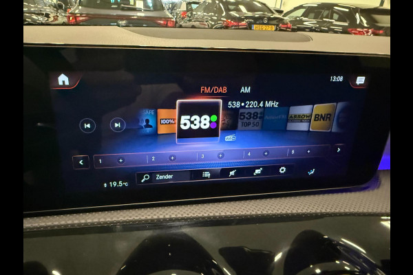Mercedes-Benz A-Klasse 250 e AMG Line PANO/SFEERVERL/V-COCKPIT/DAB/CARPLAY/CAM///